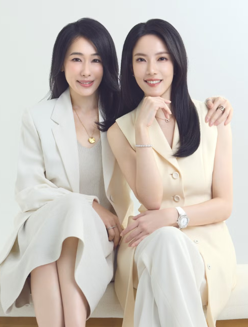 寵愛自己，綻放更美的姿態！花藝家陳妍嵐x專業皮膚科醫師羅玉佩 跨界開啟一場矽谷電波X的自信美麗對談